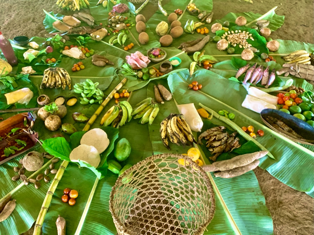 图片包含 食物, 桌子, 水果, 碗

描述已自动生成